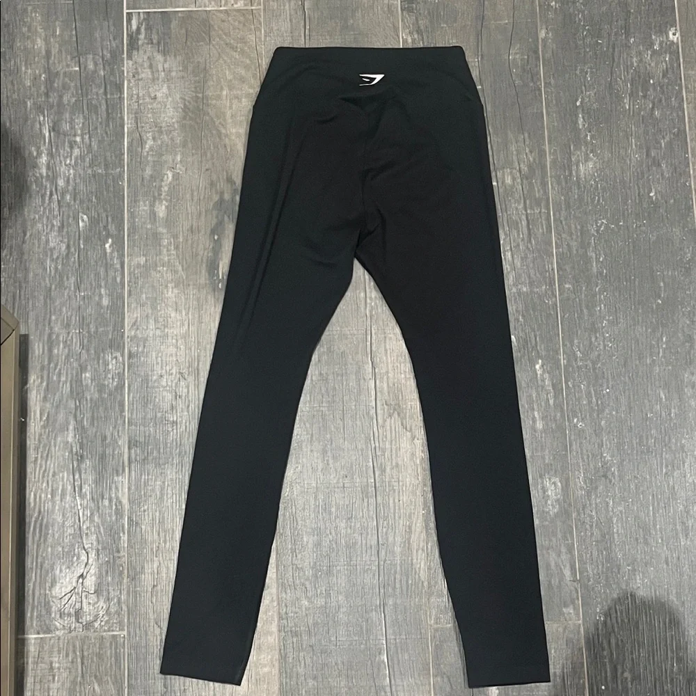 Gymshark Classic Black Leggings - Picture 2 of 2